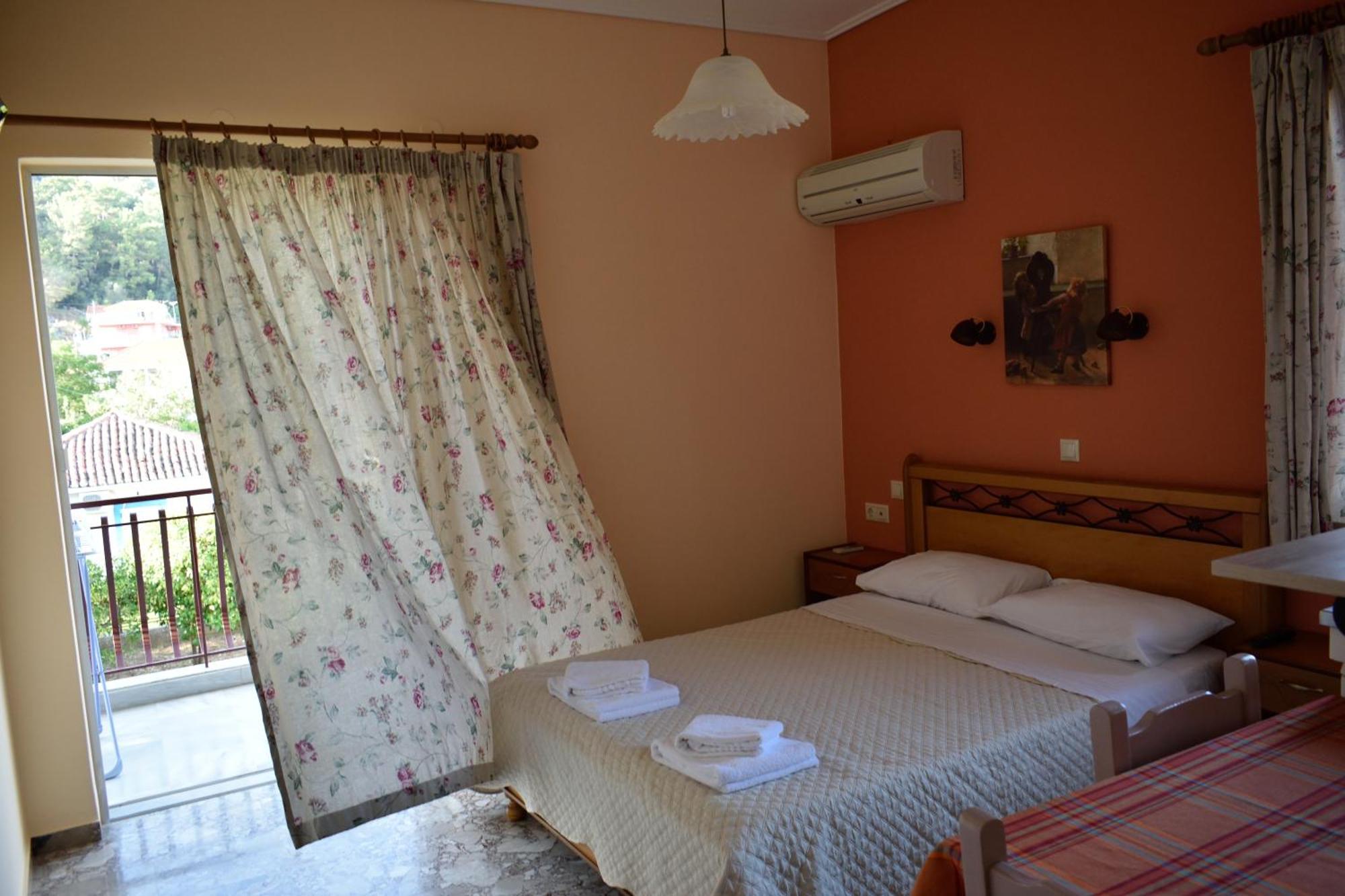 Stamoulis Apartments أيّا إفيميا الغرفة الصورة