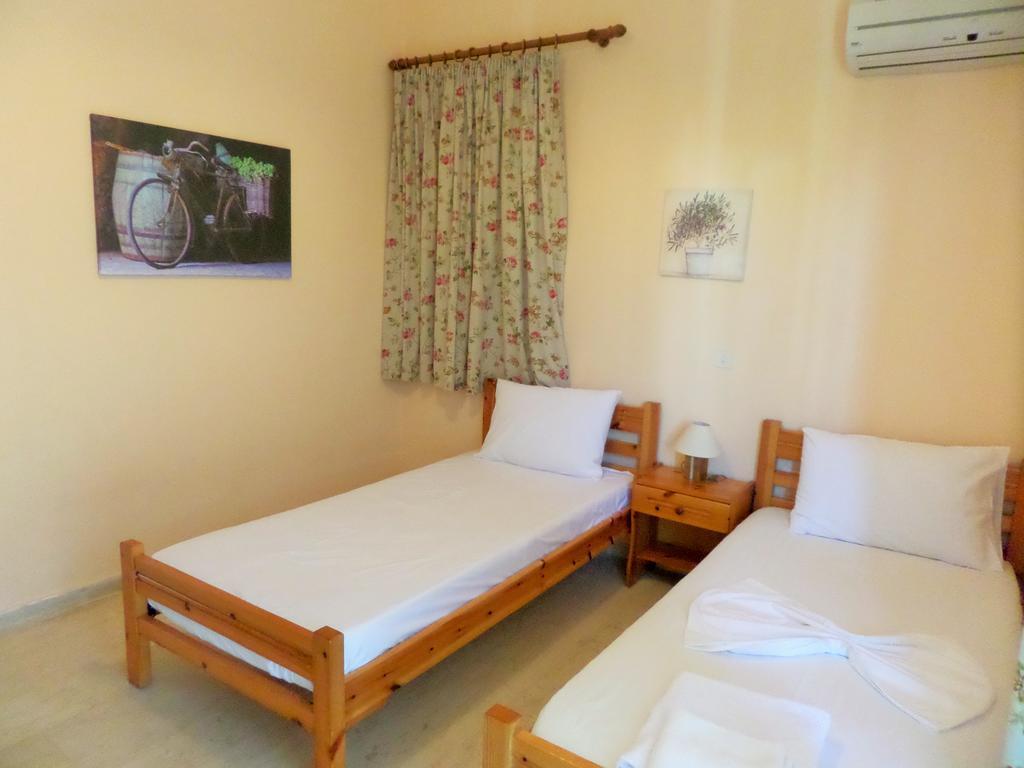 Stamoulis Apartments أيّا إفيميا الغرفة الصورة